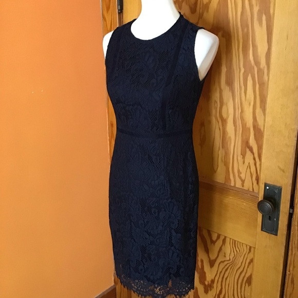 3 for 20 $ bundle Banana Republic Navy Blue Lace Sheath Dress - Picture 5 of 14